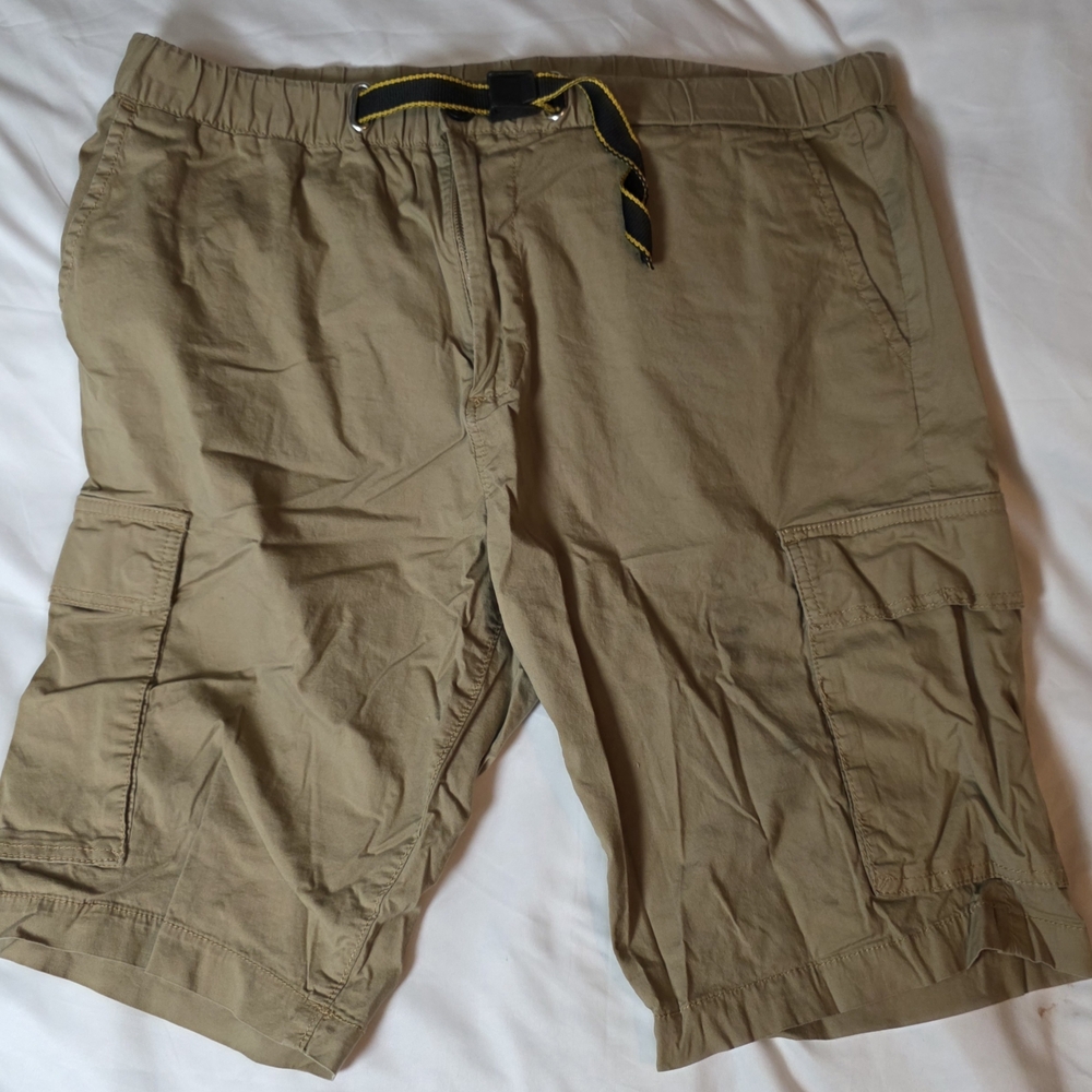 Refinery Republic Men's Tan Cargo Shorts with Belt Size 40